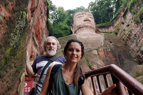Chengdu Railway Station Pick-up en Leshan Buddha Day Tour