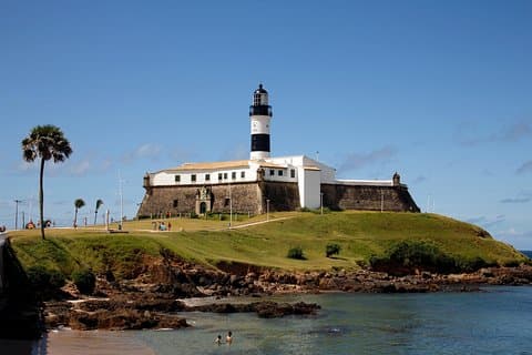 Transfert aller-retour à Salvador avec visite de la ville historique