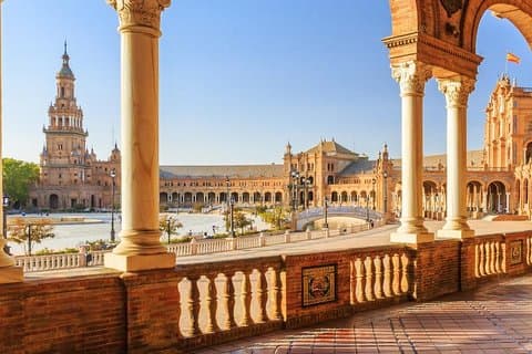 Essential Sevilla's Ancient History: En lydturné