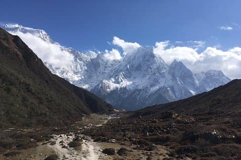 Trekking guidato privato a tre passi Manaslu Annapurna