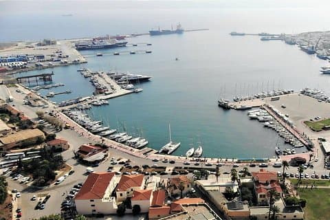Mercedes Privé Transfer van Athene naar Lavrio haven