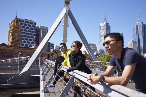 Vedi Melbourne con un locale: privato e personalizzato