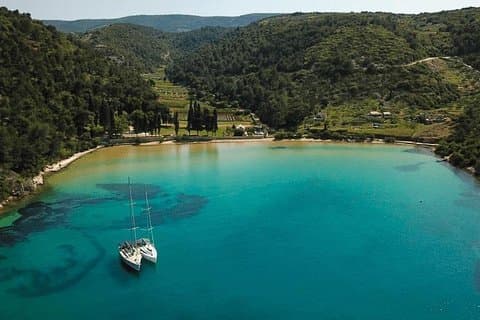Excursion privée d'une demi-journée en bateau de Split à Lovrečina & Supetar