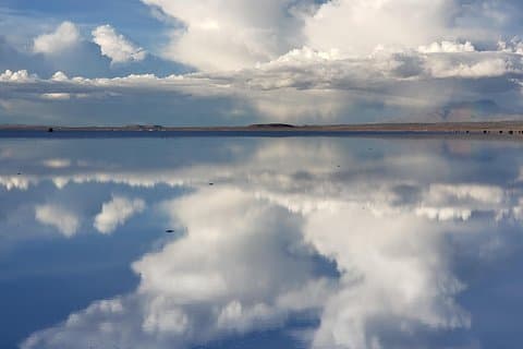 Salar de Uyuni + Busseng La Paz-Uyuni tur-retur + Morgenmadsture 1 dag