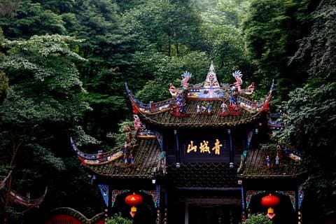 Dujiangyan und Taoist Mount Qingcheng Tagestour