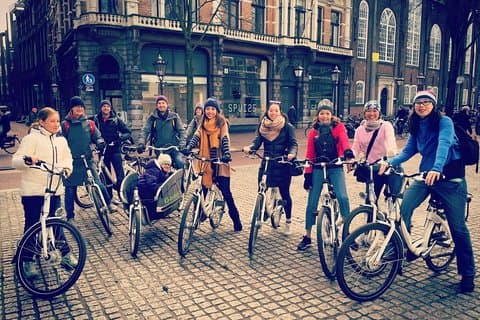 Liten grupp Guidad cykeltur i Amsterdams dolda pärlor
