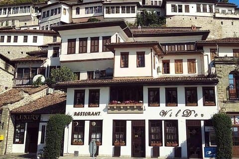 Berat, Durres, Elbasan in één dag - Religieuze harmonie in Albanië