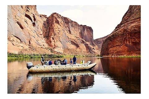 Excursion en flotteur en petit groupe sur l'eau douce du fleuve Colorado au départ de Sedona ou Flagstaff