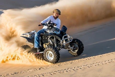 ドバイ イブニング デザート サファリ、ATV クワッド バイク & ディナー付き