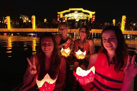 Hoi An Food Trail de noche con paseo en barco