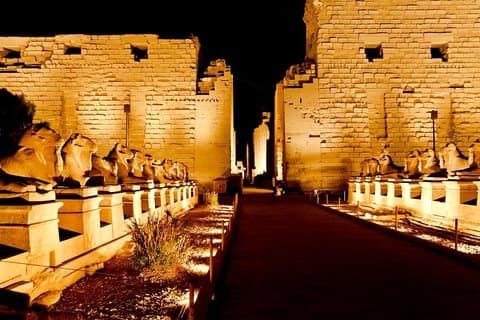 Ton und Licht zeigen Luxor