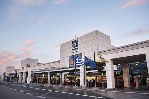 Mercedes Privater Transfer von Athen zum internationalen Flughafen