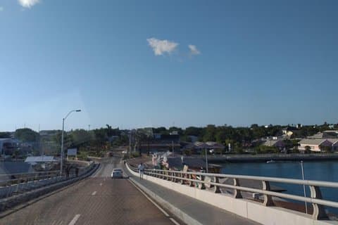 Airport to Atlantis Private Transportation service and Paradise Island Hotels