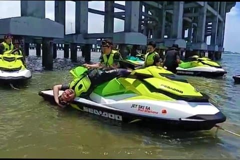 Eine Stunde (2 mal 30 Minuten ) Privatjet Ski auf Bali