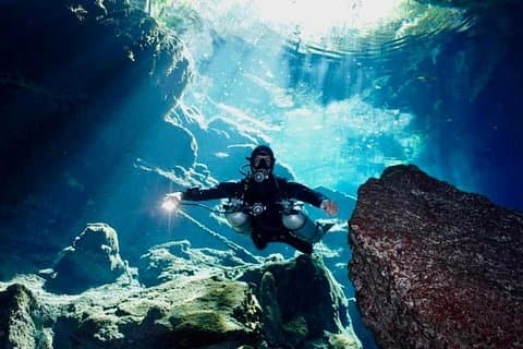 1 journée de plongée aux Cenotes prix pour 2 plongeurs certifiés