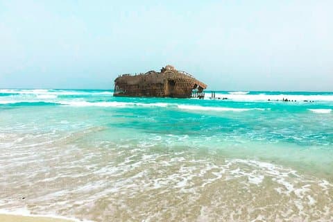 ボアビスタ島：4時間ラビル、ヴィアナ砂漠、難破船ツアー