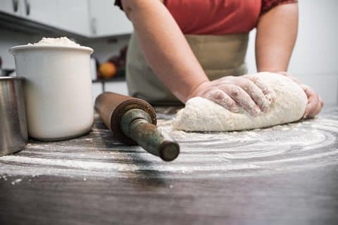 Clase de pizza práctica Arezzo: De la masa al postre y al vino