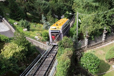 コモBrunate Torno。息をのむような風景