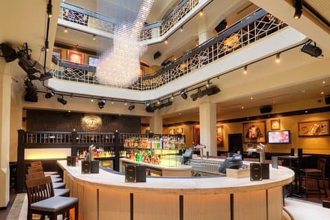 ハードロックカフェプラハセットランチまたはディナー付き