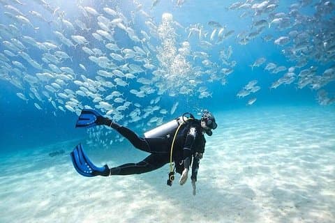 Hurghada: Red Sea Fun Cruise with Snorkeling