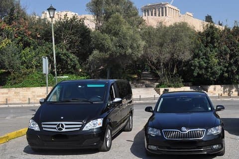 Halv dag lyxbil med förare till förfogande i Madrid