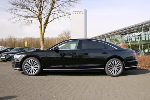 Audi A8 Chauffeur Car Melbourne Airport À CBD