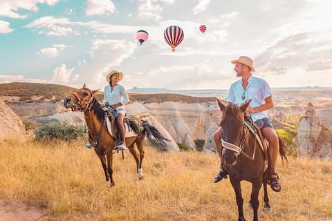 Balade à cheval en Cappadoce dans les carillons des fées