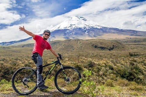 Visite privée en vélo tout compris autour du volcan Cotopaxi