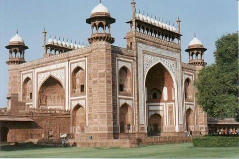 5 nätter / 6 dagar - Delhi Agra Haridwar Rishikesh Tour