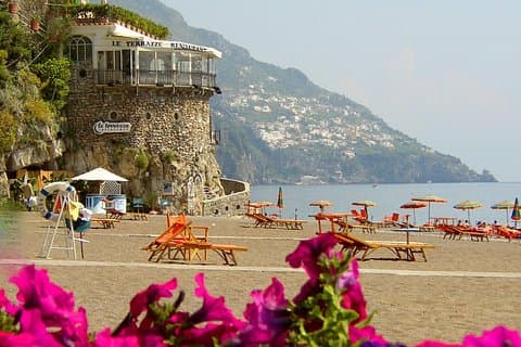 Trasferimento diretto dall'Hotel a POSITANO (COSTIERA AMALFITANA) all'Hotel a ROMA