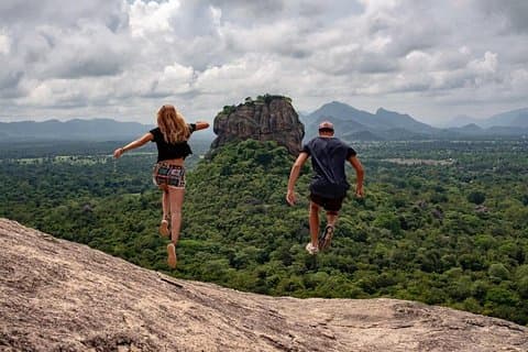 Sigiriya Tagestour von Colombo oder Negombo mit dem privaten Auto / Van
