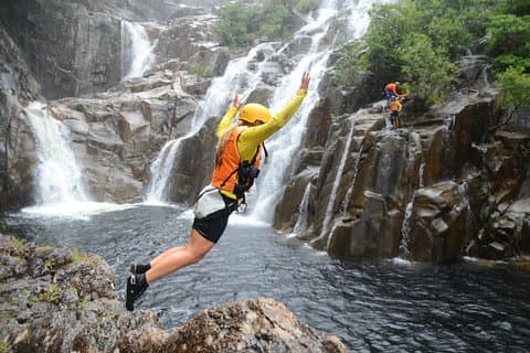 Cairns: Behana Gorge Rainforest Canyoning Tour