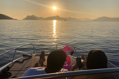 Excursão de lancha particular ao pôr do sol em Dubrovnik