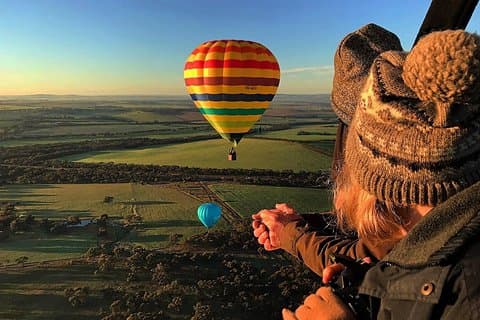 Nyd den fabelagtige luftballon over luksuriøs himmel