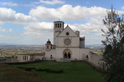 Directe transfer van hotel in ASSISI naar hotel in ROME