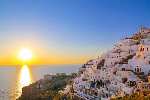 Shared alternative Morning Trip from Santorini to the Gems of the island