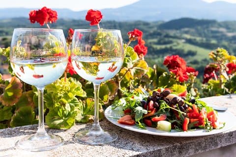 Retsina Wine - Crea tu tour privado del vino de Atenas