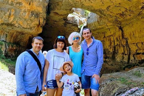 Tour privato di un'intera giornata alla grotta di Jeita, alla cascata di Harissa e Baatara da Beirut