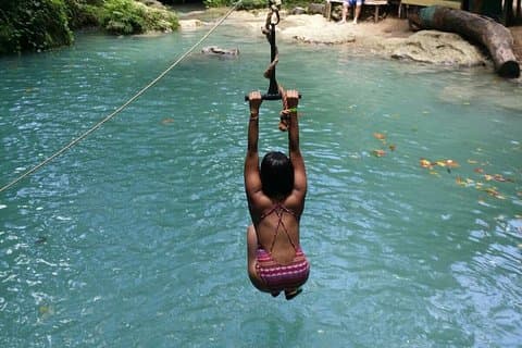 Tour privato del Blue Hole e del fiume Martha Brae da Falmouth