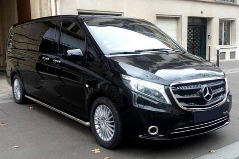 Traslados al aeropuerto de Kiev: ciudad de Kiev al aeropuerto de Kiev Zhulhany IEV en furgoneta de lujo