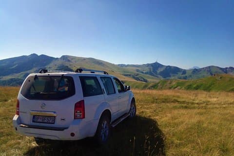 Excursão de safári no anel de Bjelasica