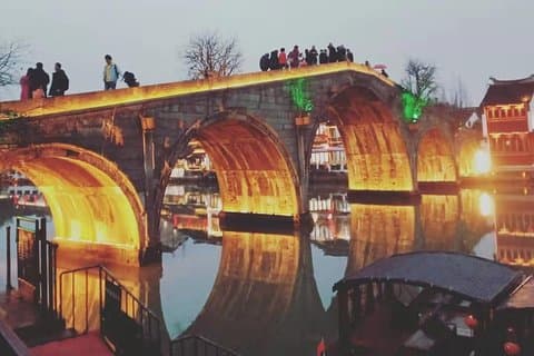 Private Tour with Zhujiajiao Ancient Town, Shanghai Zoo, Xintiandi and the Bund