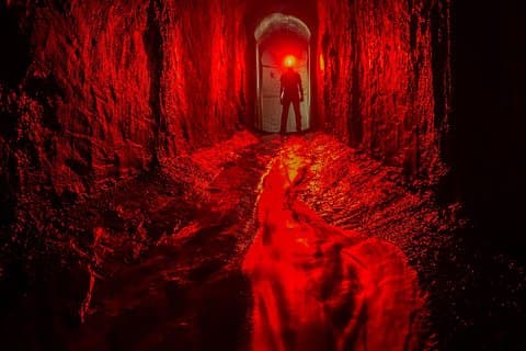 Tour di esplorazione dei tunnel sotterranei