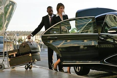 Lufthavn eller havnoverførsel Business Class (privat bilservice)