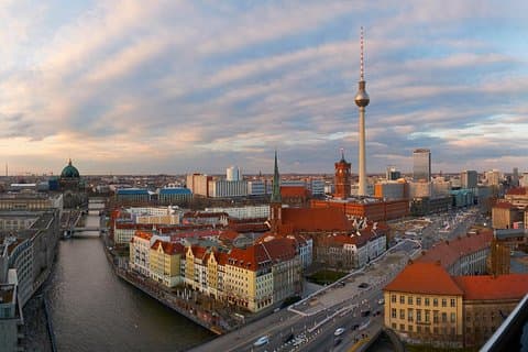 Berlin To The Max Full Day Photography Tour
