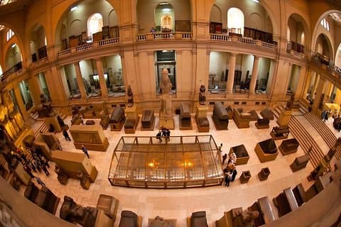 Excursão privada de meio dia no Museu Egípcio