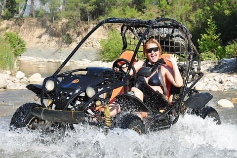 Safari in buggy sul fiume dal lato