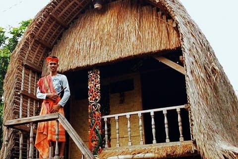 Full-Day Lombok Sasak Village and Beach Private Tour
