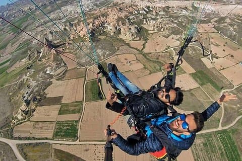 Paragliding äventyr i Kappadokien