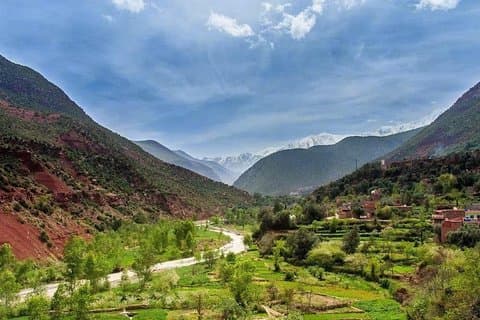 Montagne dell'Atlante e tre valli e cascate - Gita di un giorno in cammello a Marrakech